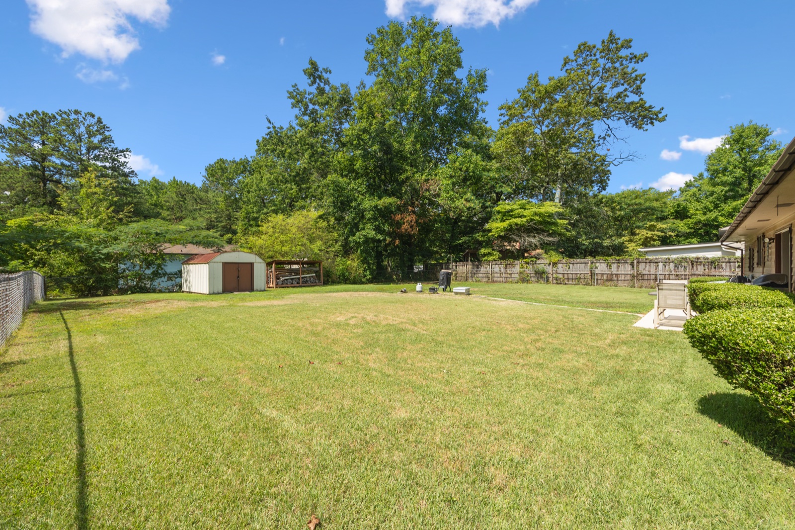 8875 Raven Drive — Outdoor